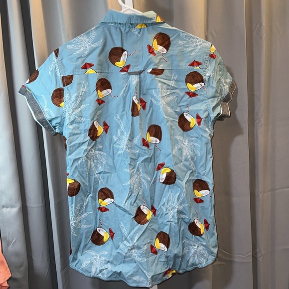 NWT Men’s Free Planet Buttons Down Short Sleeves Coconut Tropical Shirt Medium - Picture 4 of 7